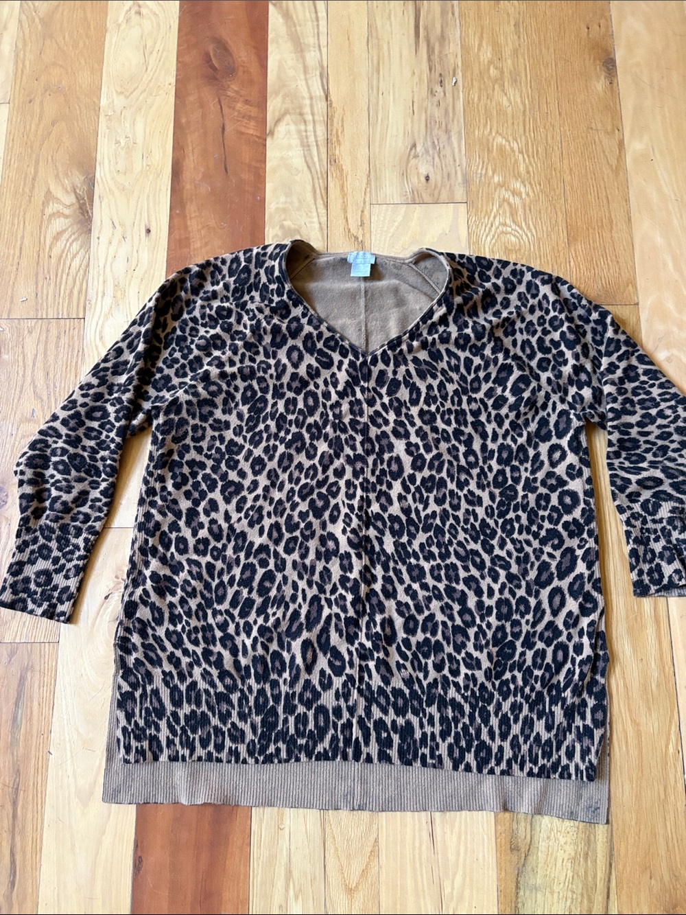 Chico’s energy leopard lightweight sweater. 2P us size LP